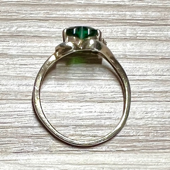 Vintage Designer Sterling Silver Heart Shaped Emerald & CZ Accents, Size 6.25 - Picture 6 of 10